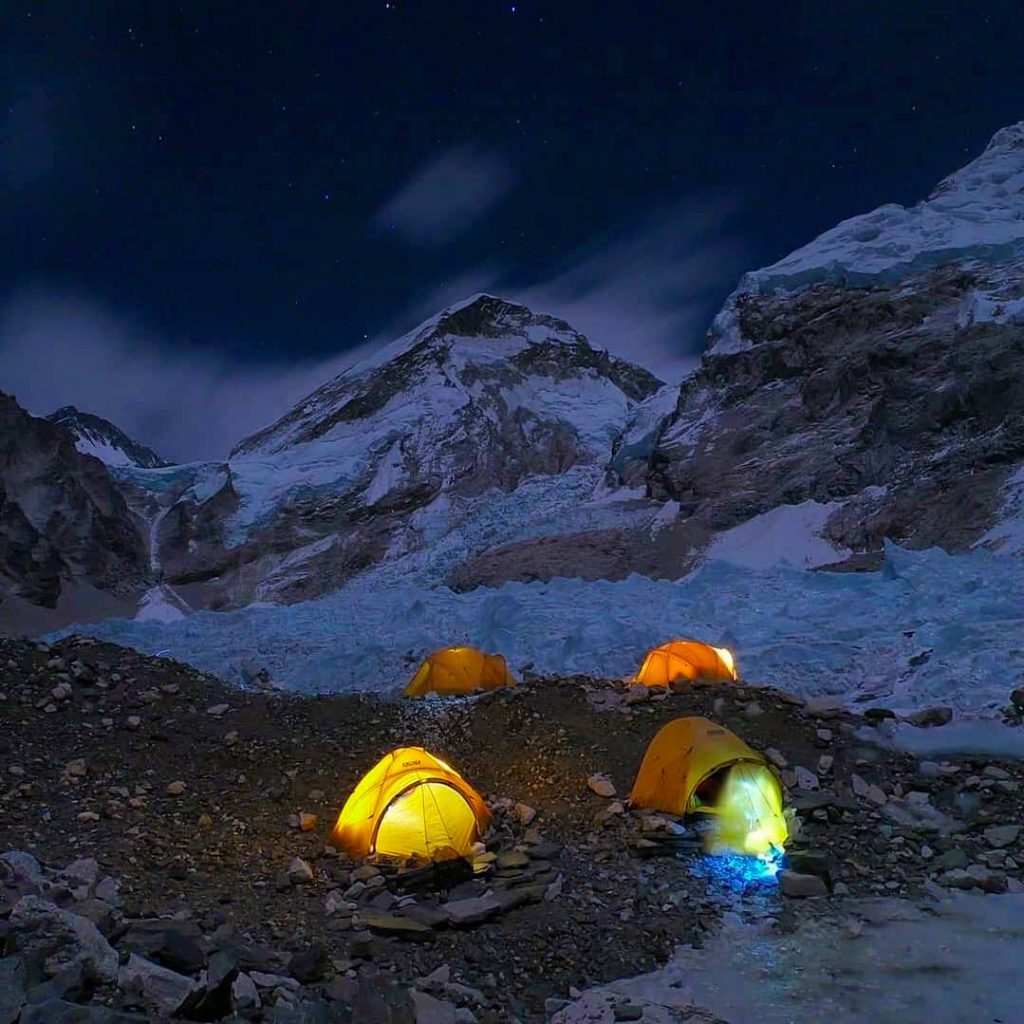 Sleeping at Everest Base Camp- Cost and Itinerary
